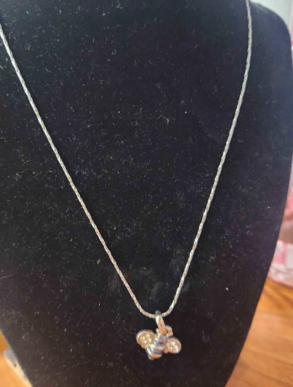 White Gold 18k Gf Necklace With Bee Pendant